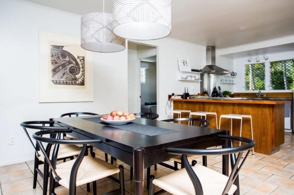 Dining and kitchen flow