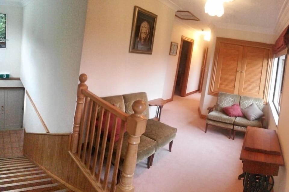 Upstairs foyer