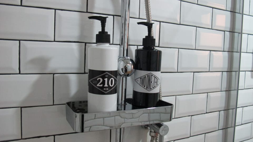 Bathroom amenities