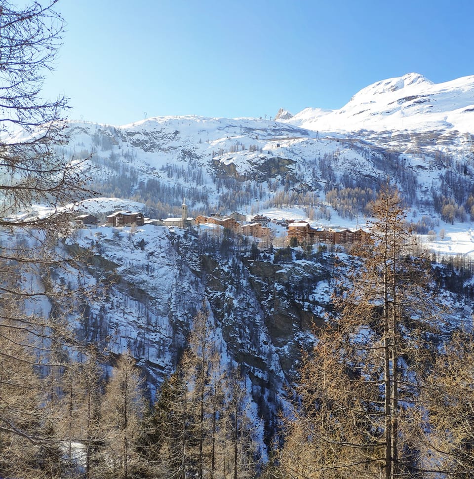 Luxurious 4 * Chalet, ski-in/out, on the slopes of Tignes, 5 bedrooms 14 people Chalet in Tignes