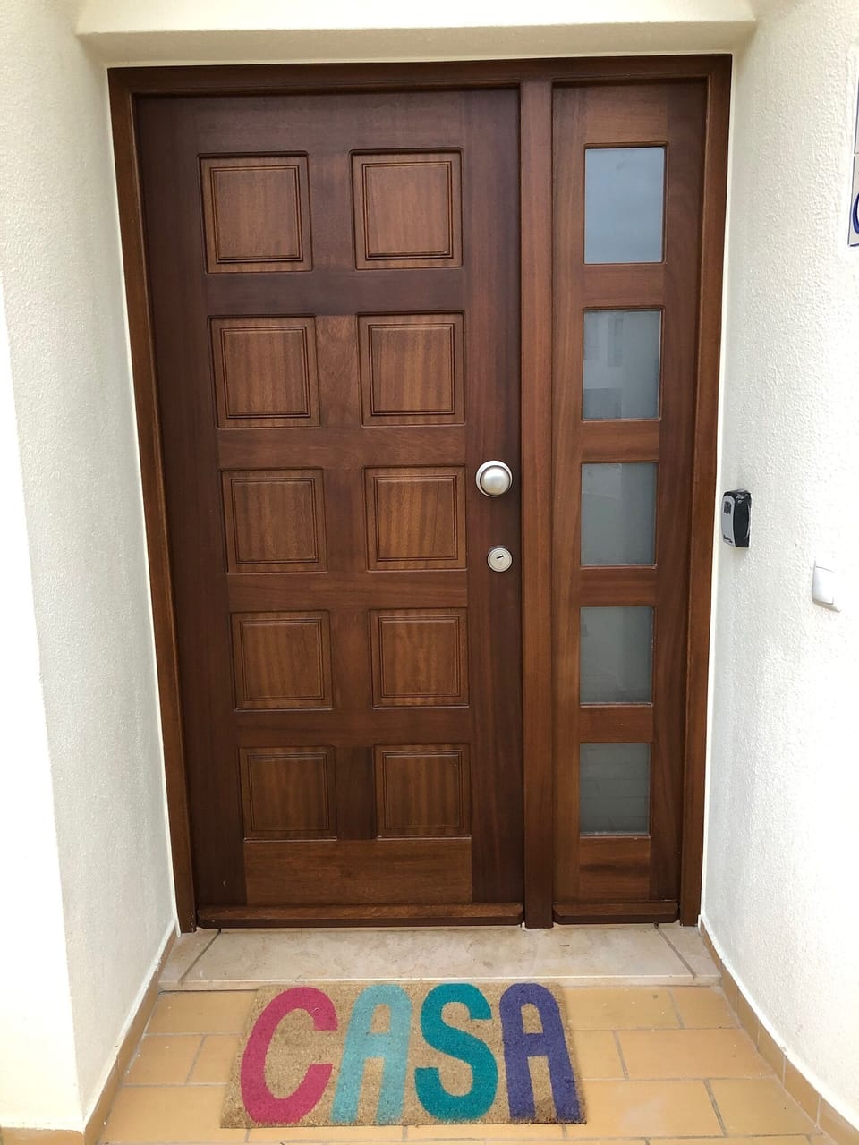 Welcome, Please Come In.