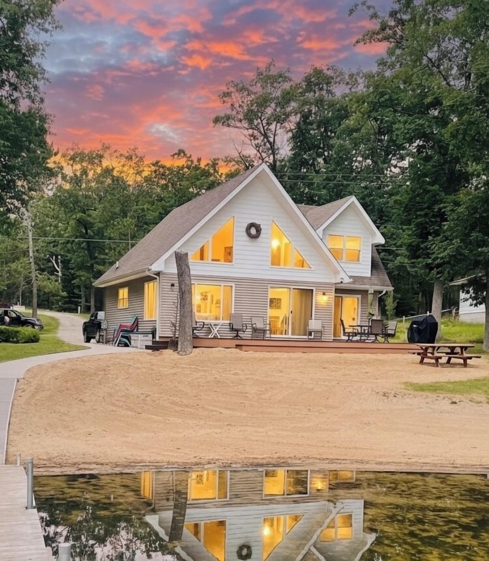 Peaceful Little Island Lake