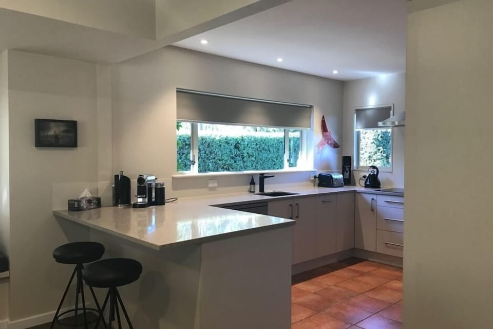 Kitchen (2 of 2)