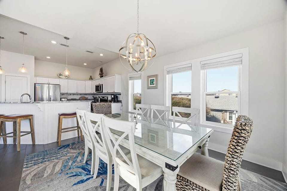 Top-Level Dining Room with Table (seats 8)