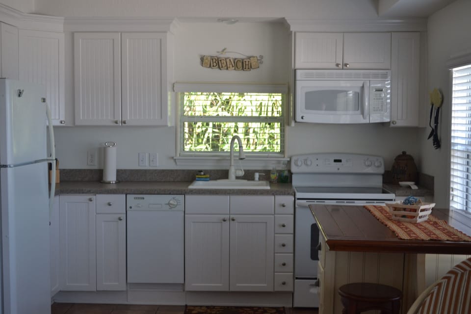 Well appointed, eat in kitchen with amazing lake views.