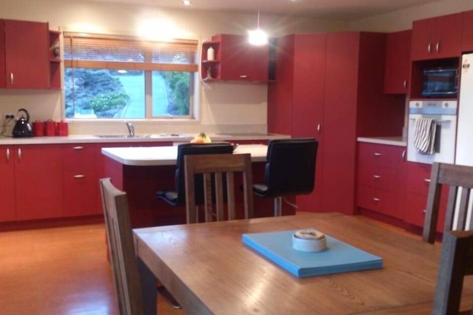 Roomy modern kitchen