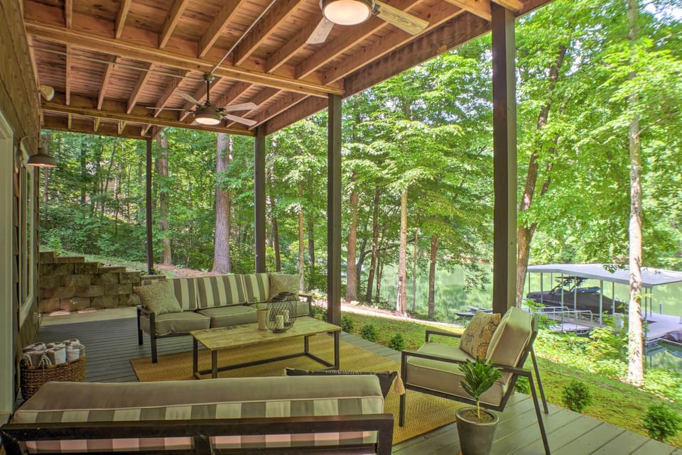 Winchester Vacation Rental | 3BR | 2.5 BA | 2,080 Sq Ft | Stairs to Lake