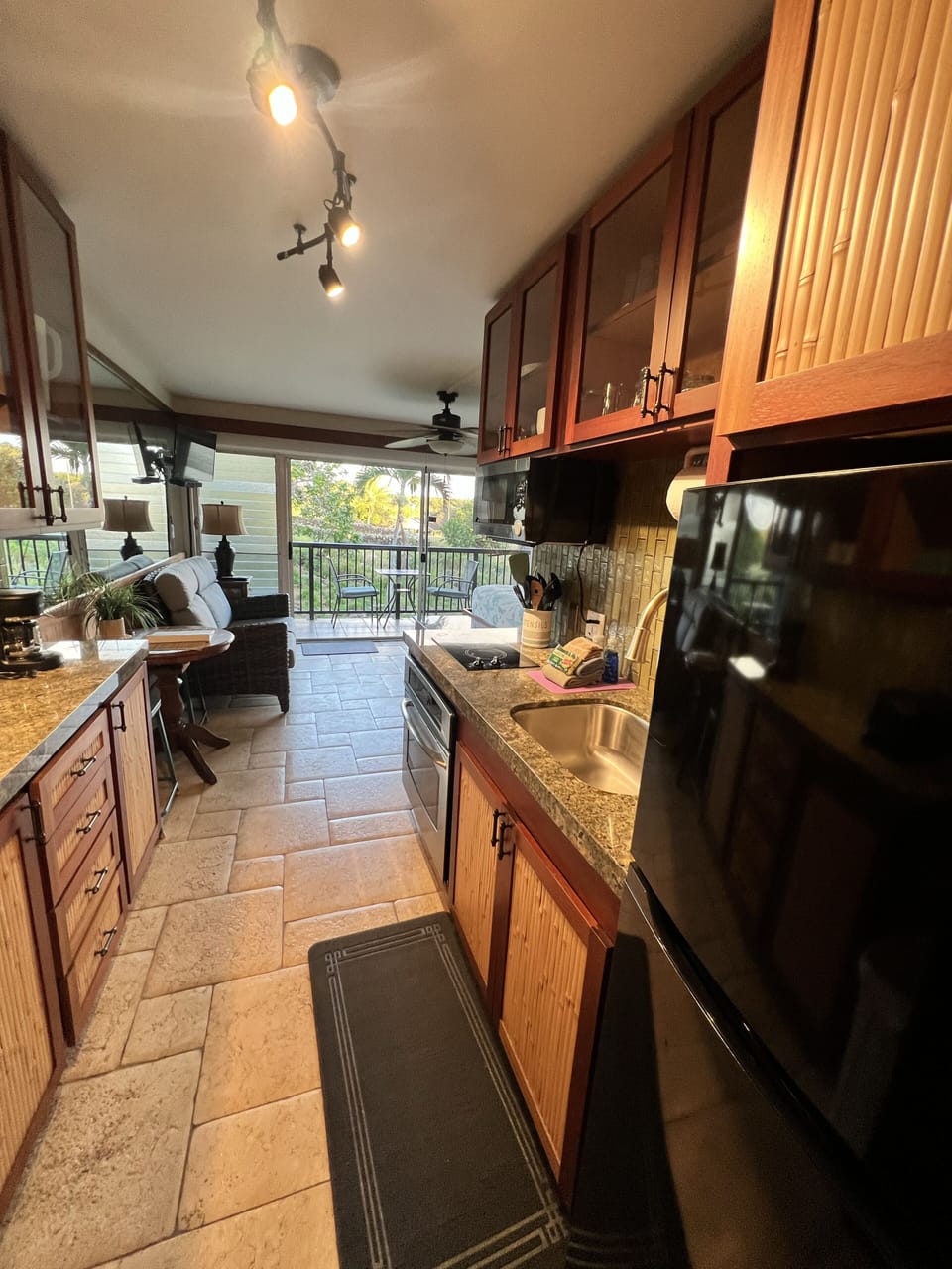 Kitchen entry