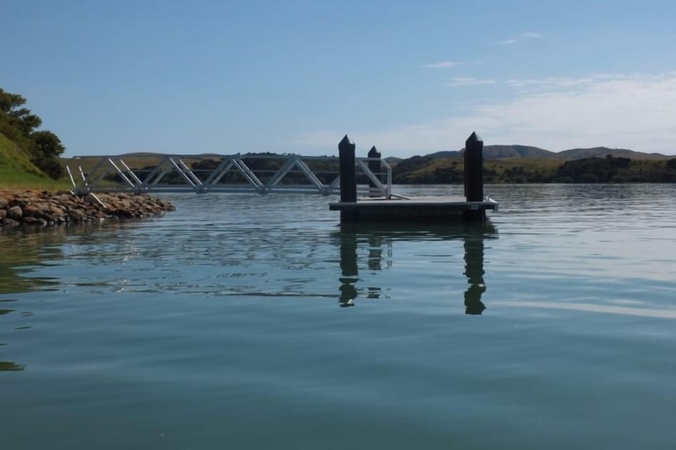 Floating pontoon