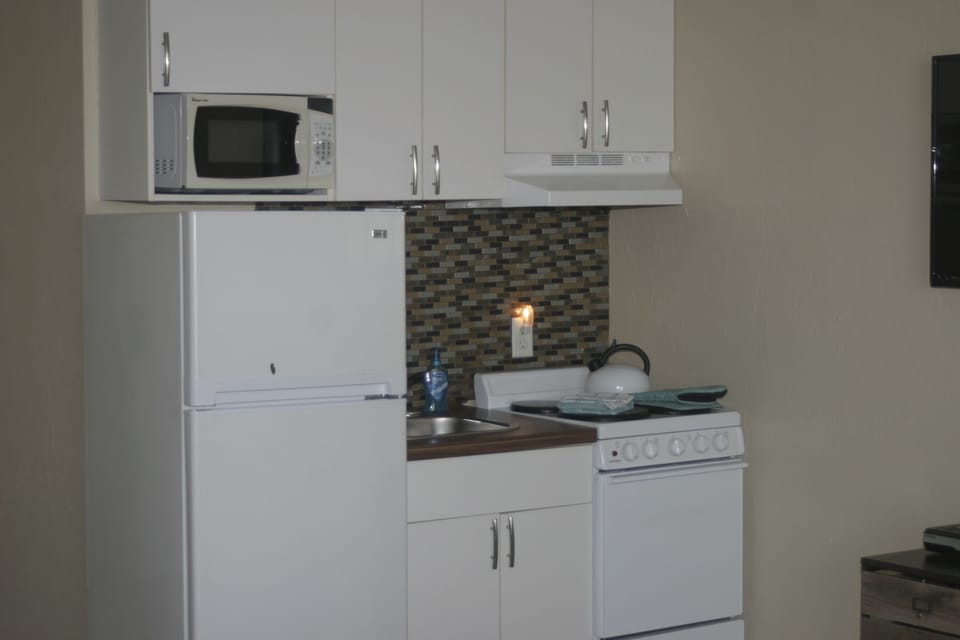 Full kitchen with everything you need to cook amazing meals!
