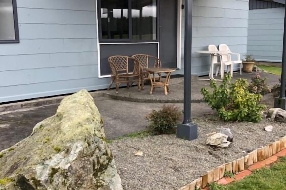 Garden front veranda