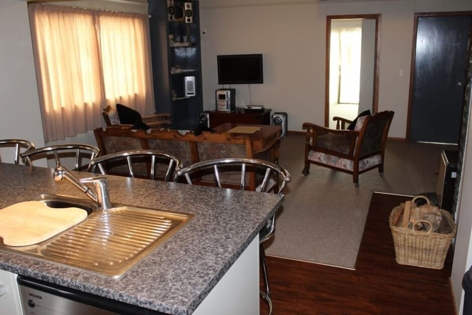 Open plan kitchen/lounge