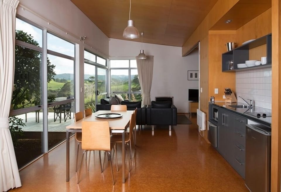 Kitchen to lounge