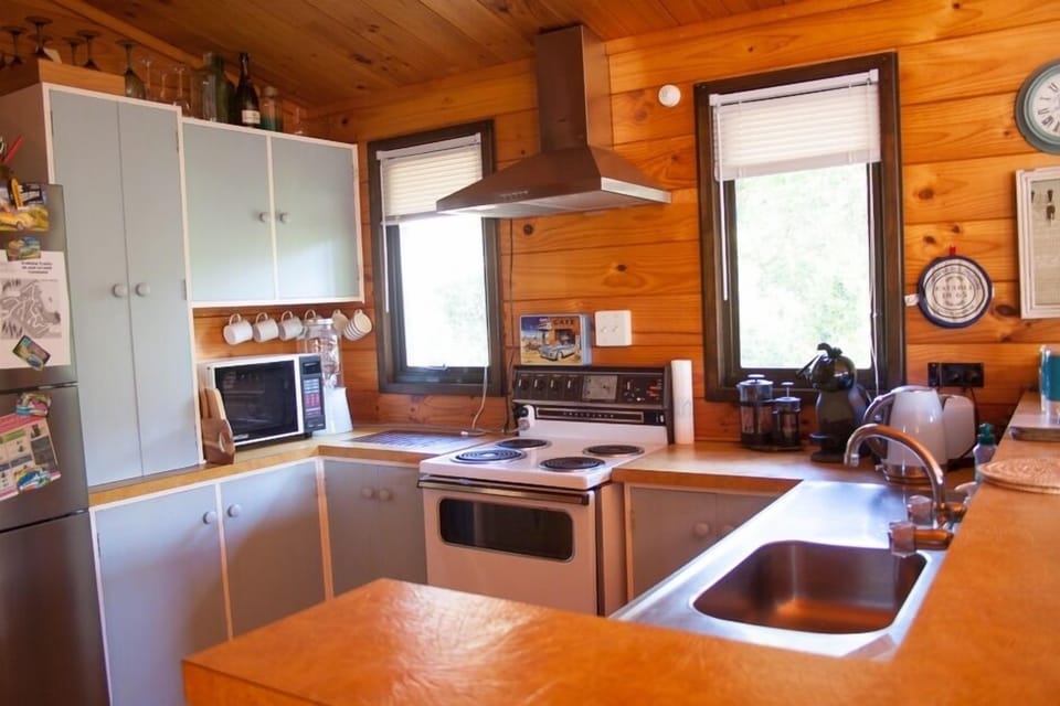 Kitchen, upstairs