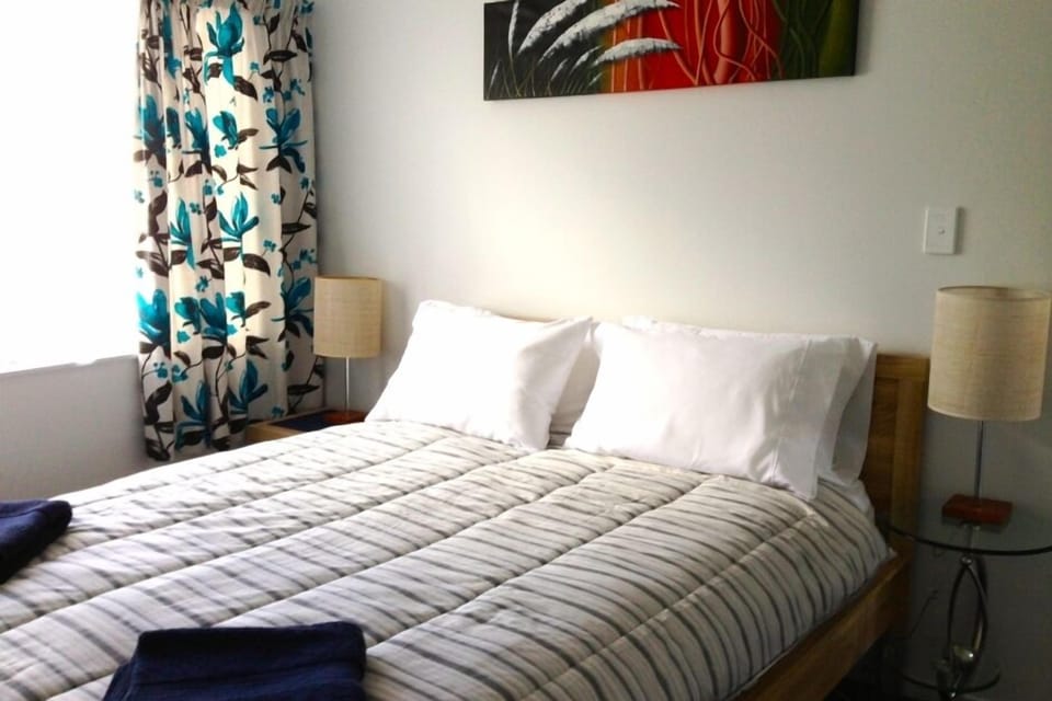Master bedroom own heating, Sky and Wi Fi