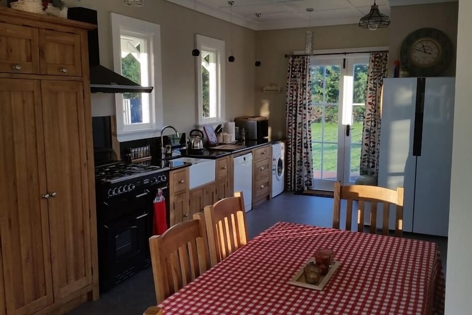 Stunning Kitchen with quality appliances