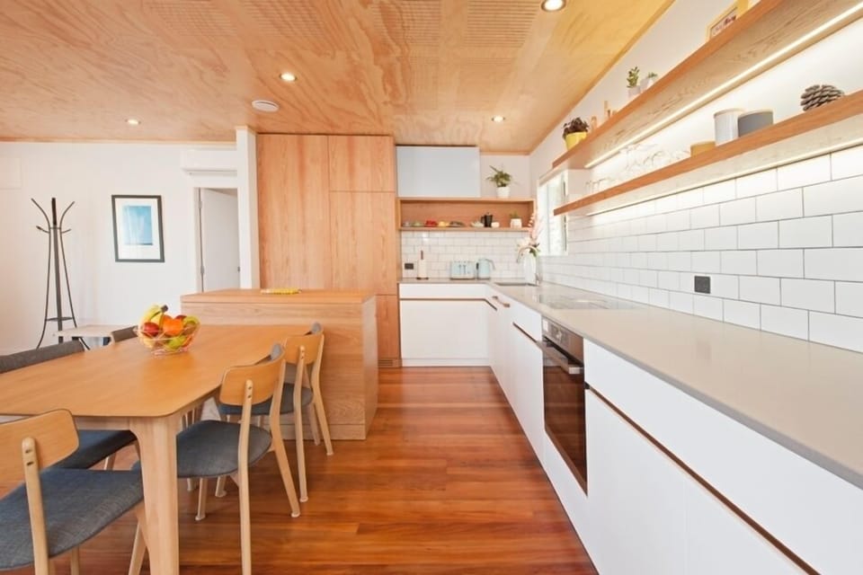 Modern fully-equipped Kitchen