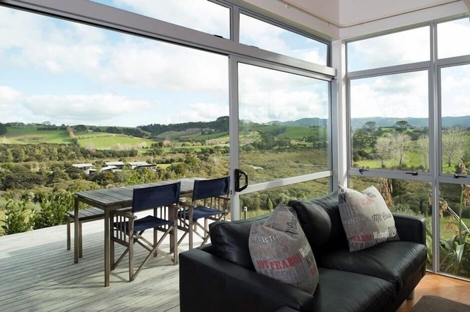 Lounge to view