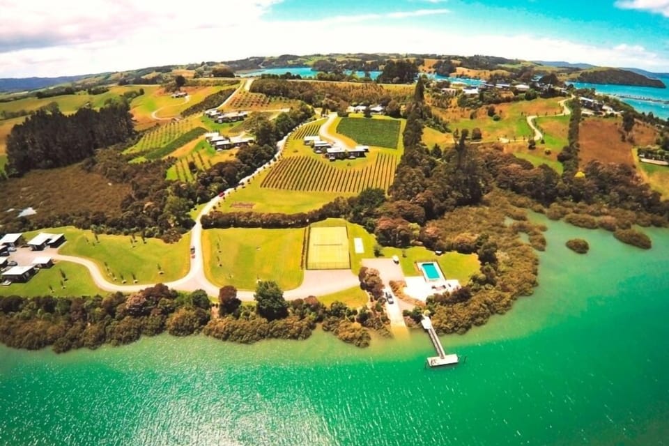 Riverside Matakana luxury apartment style baches