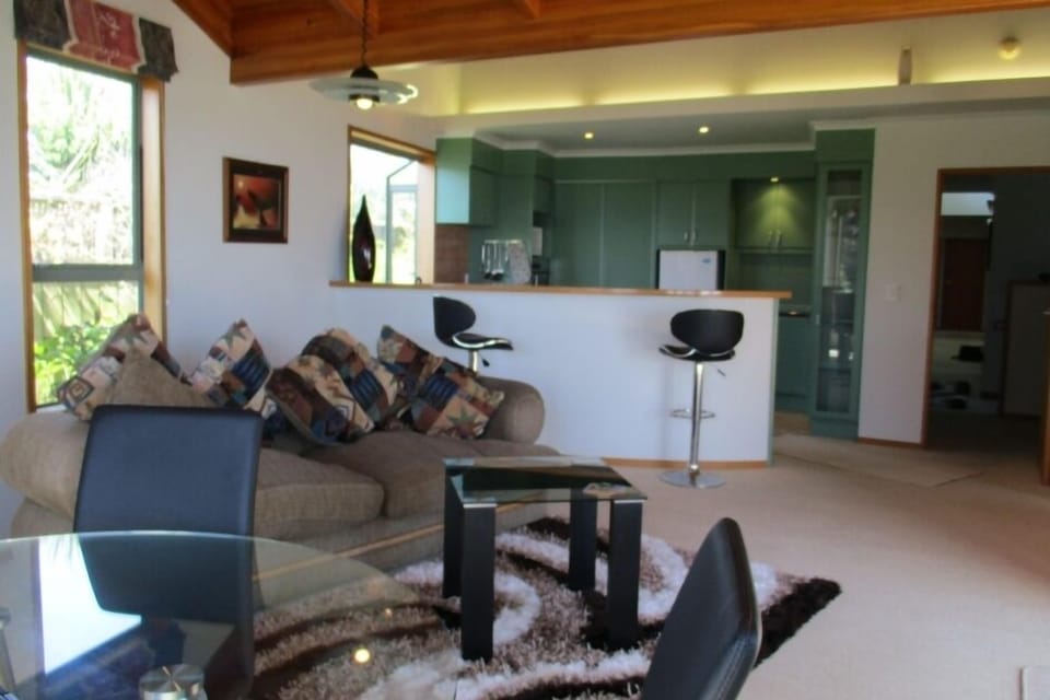 Dinning/kitchen