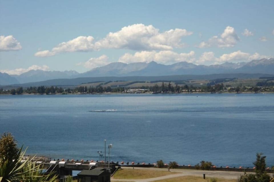 lake Te Anau