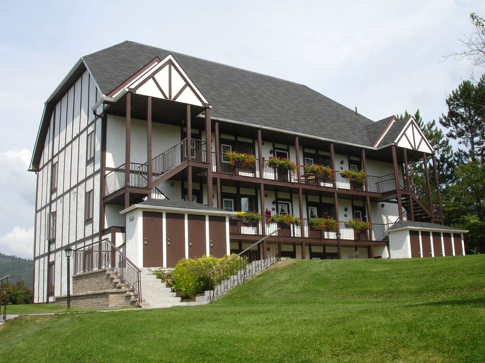 Exterior of bloc