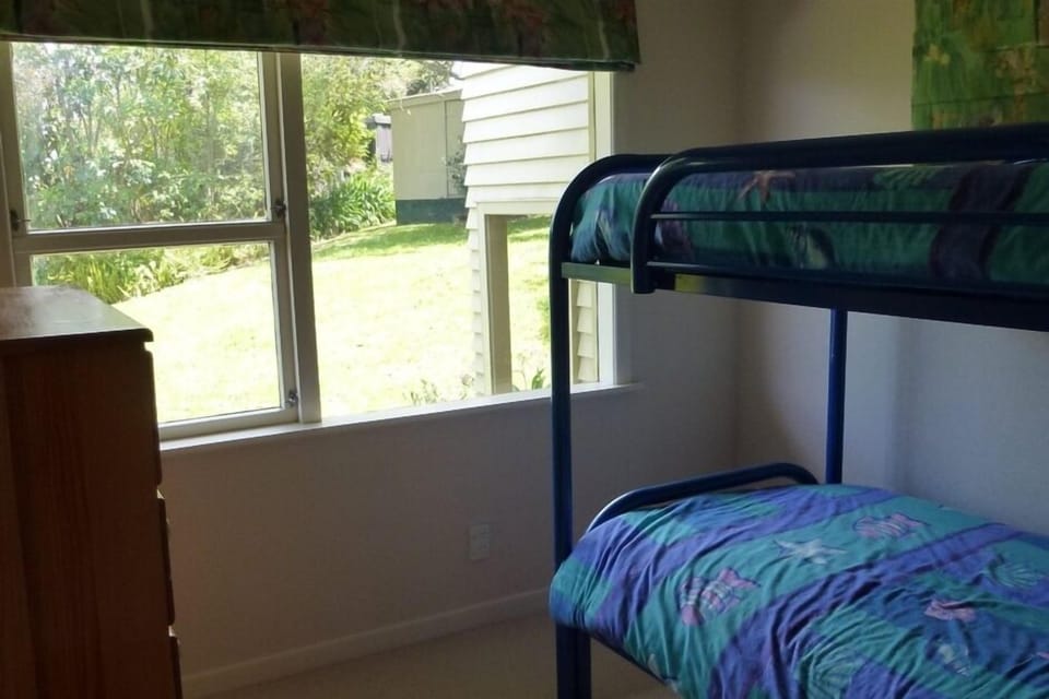 Bunk-bed room (2 single beds)