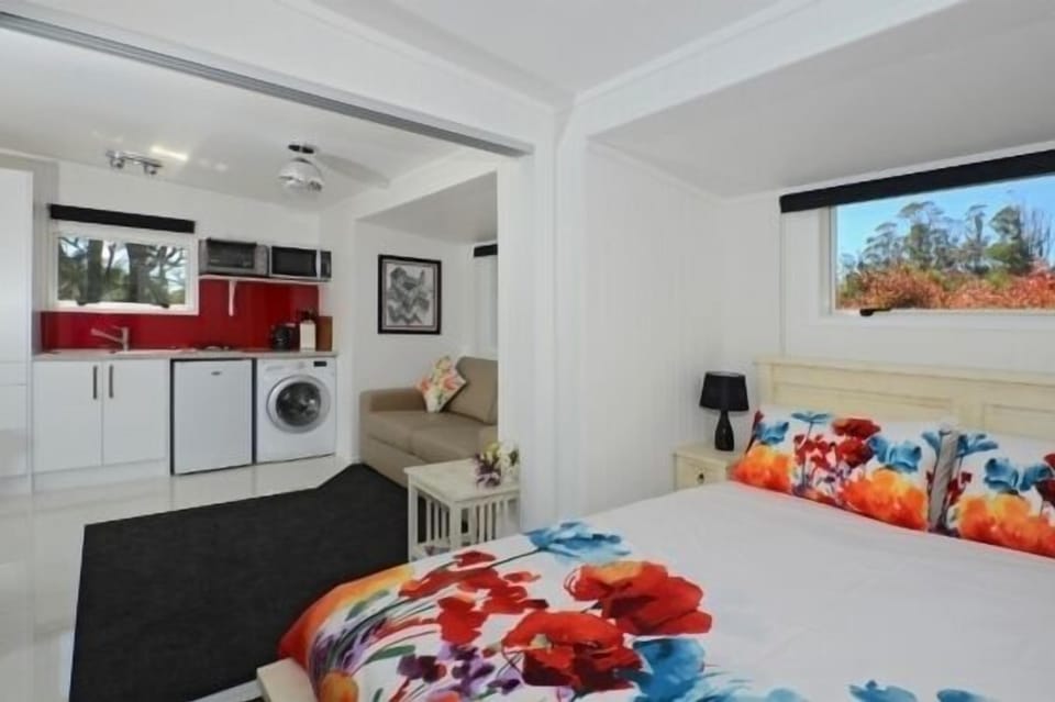 Main Bedroom with Queen bed