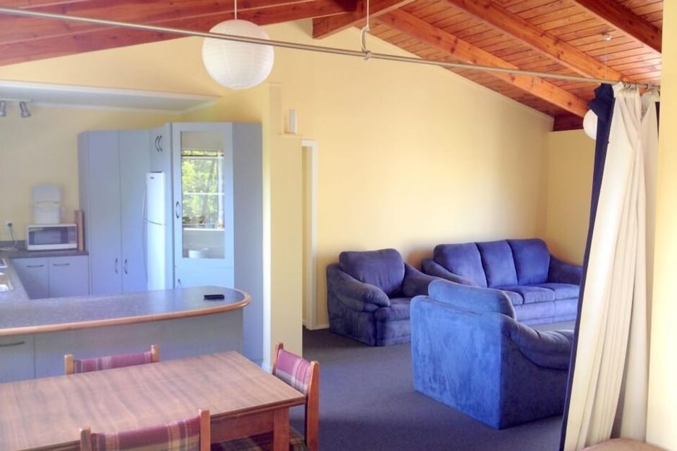 Modern andamp; comfortable, fully carpeted