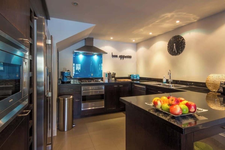 Entertainers Kitchen