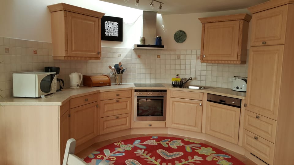 Large spacious kitchen
