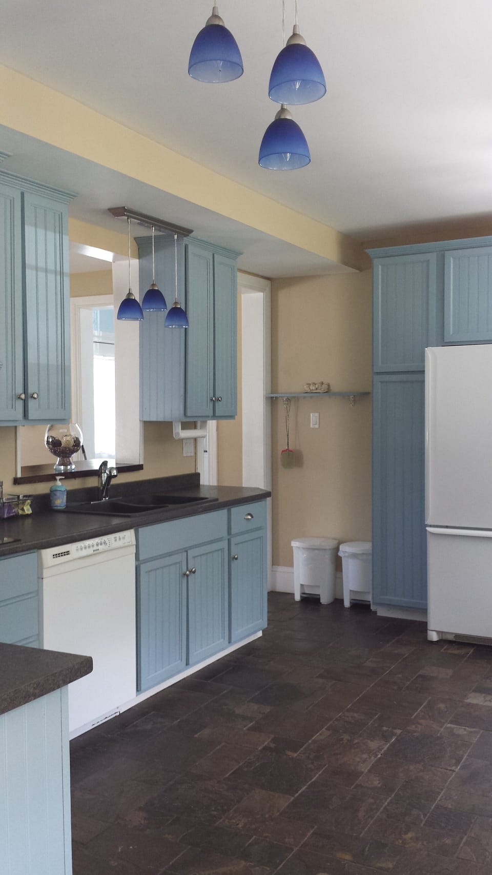 Large kitchen for family cooking! 
photo: June 2016