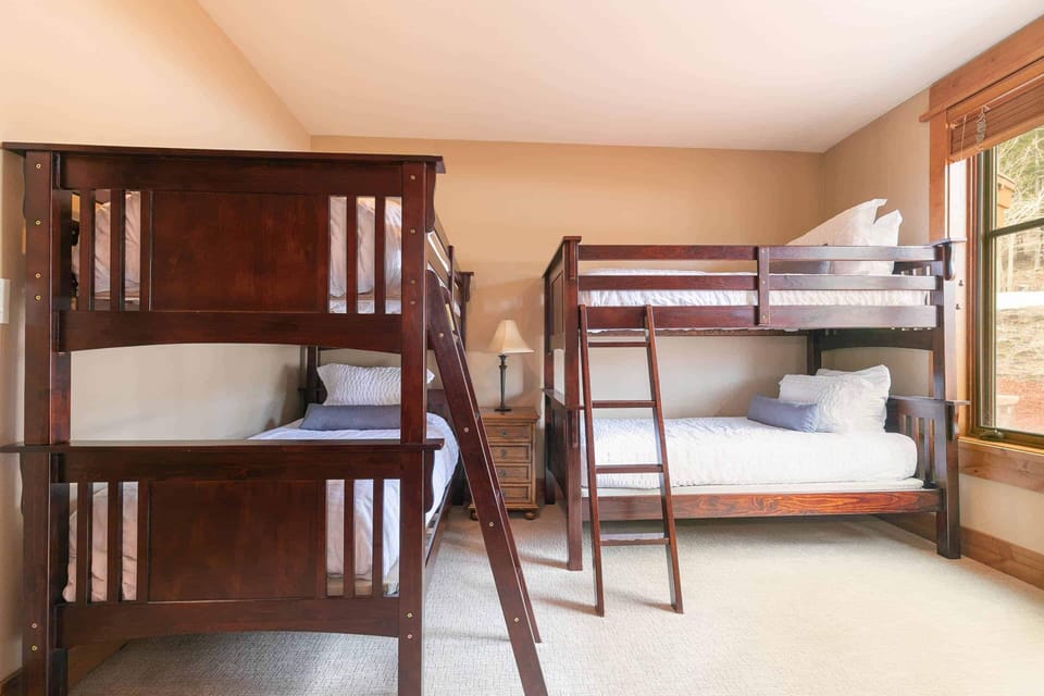 1693842865391-750-12