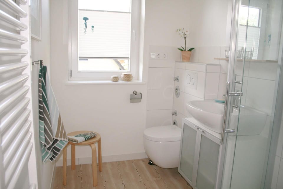 Bath in holiday apartment Himmelreich in Norddorf on the island Amrum