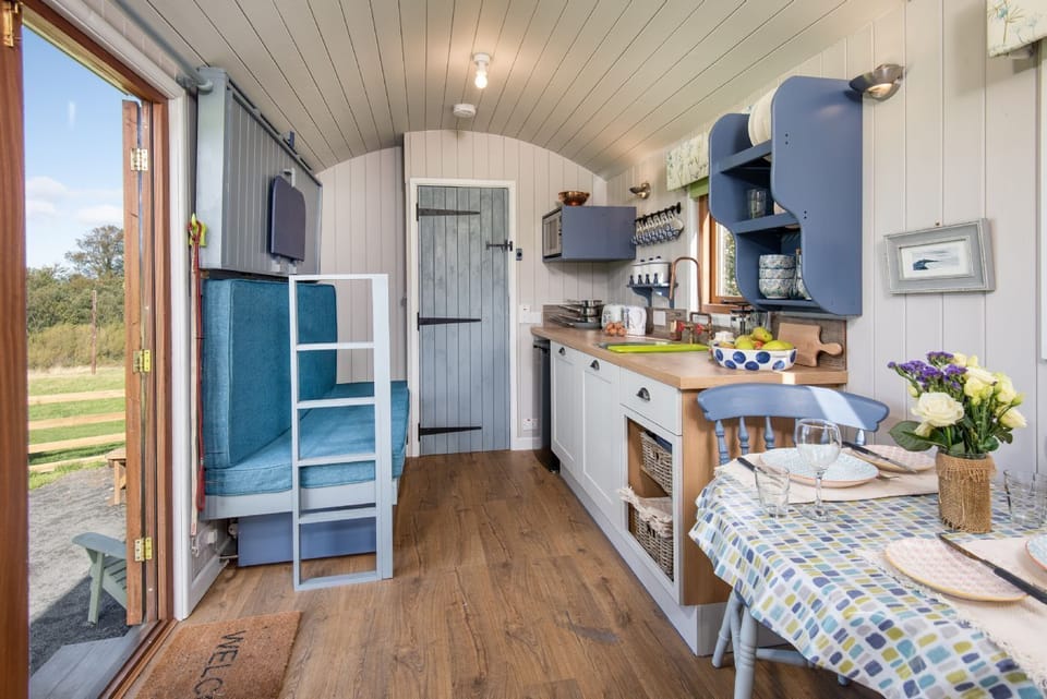 Teasel - kitchen and living area