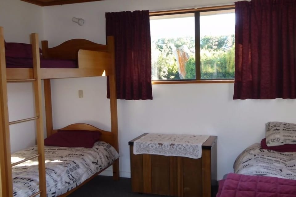 one large bedroom only sleeps 5