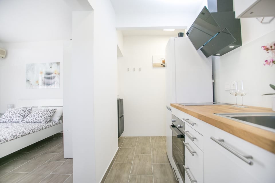 Perfect place for 2 people. Situated in the heart of the old town