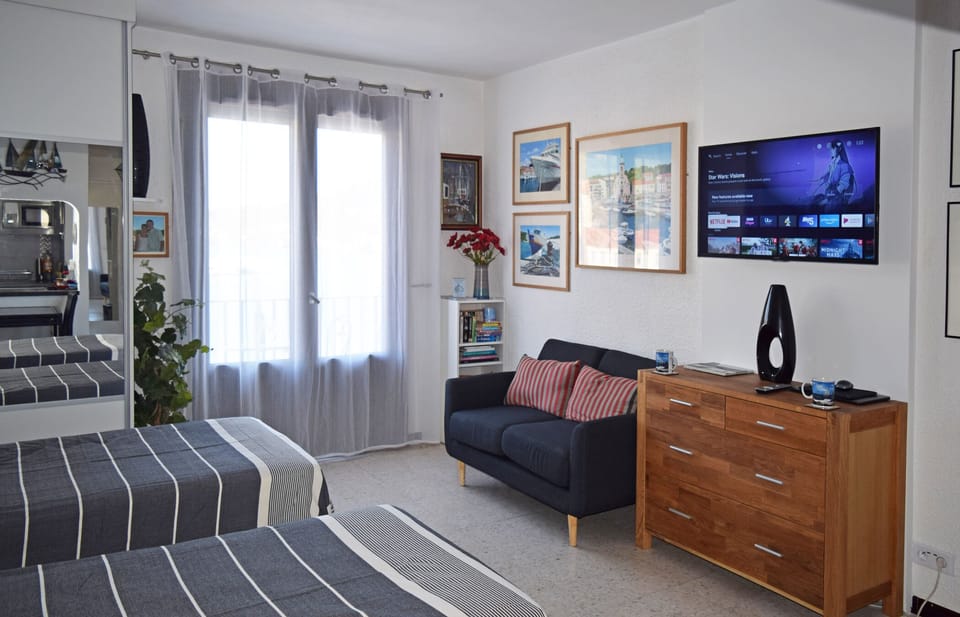 Yet another view of the main room.