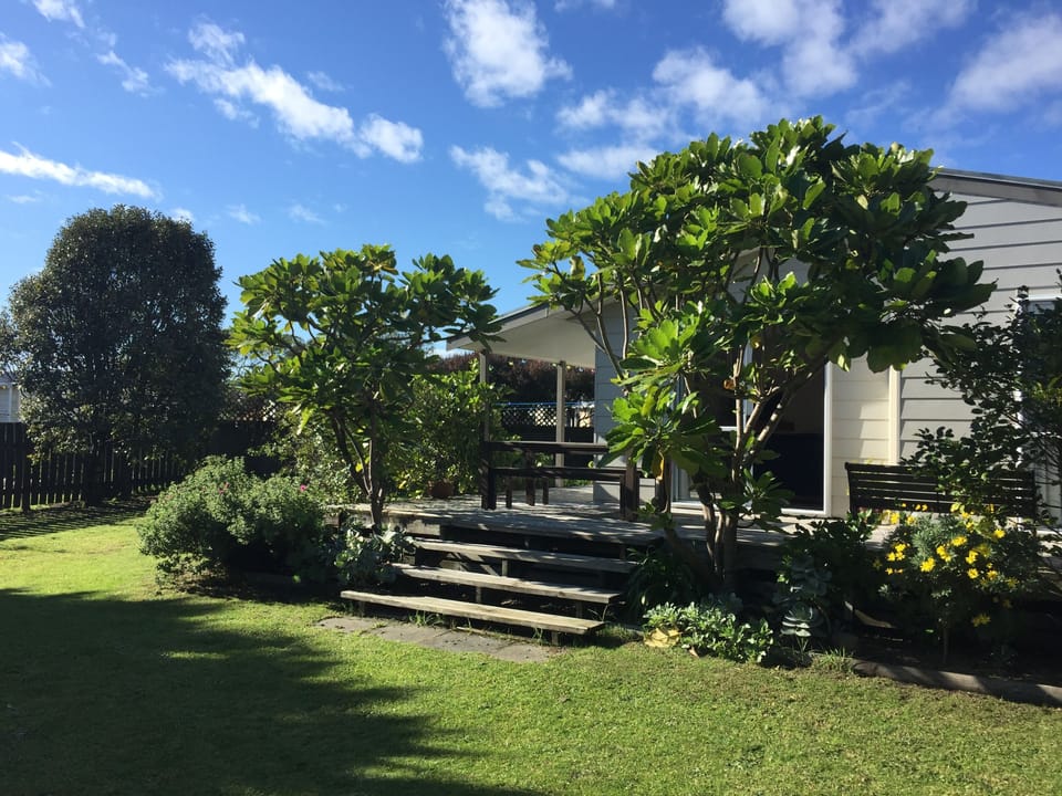 Large backyard, great for cricket and riding bikes