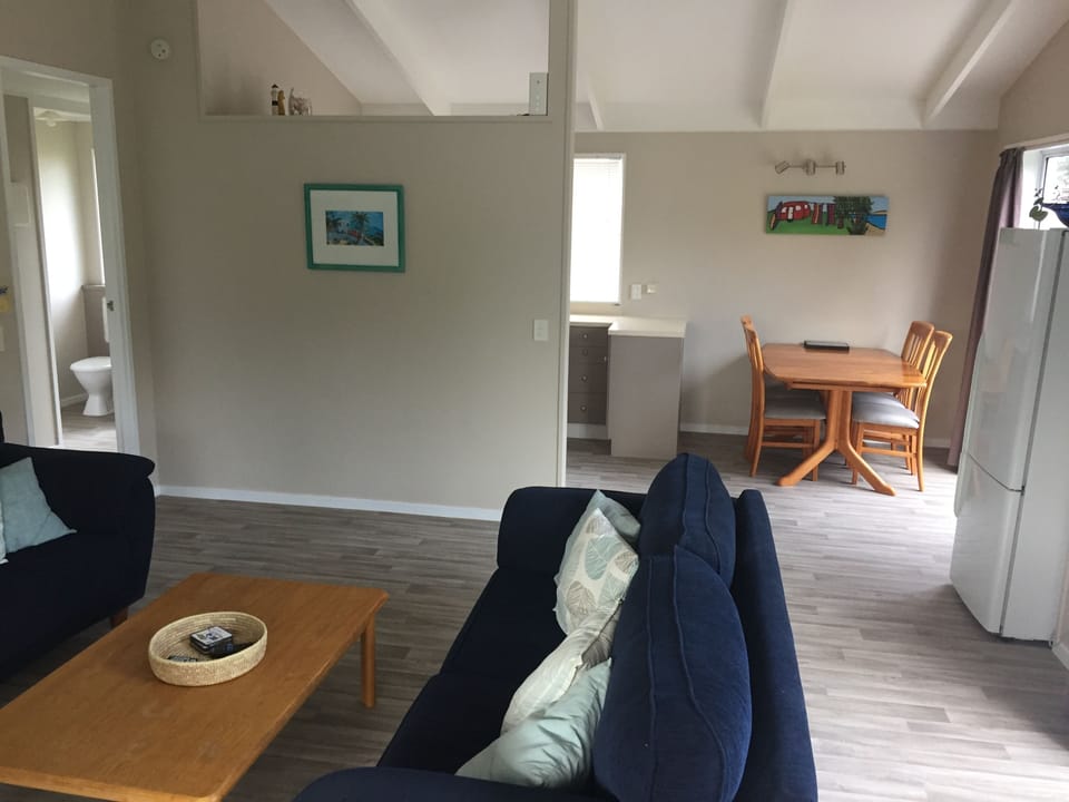 Lounge / Dinning
