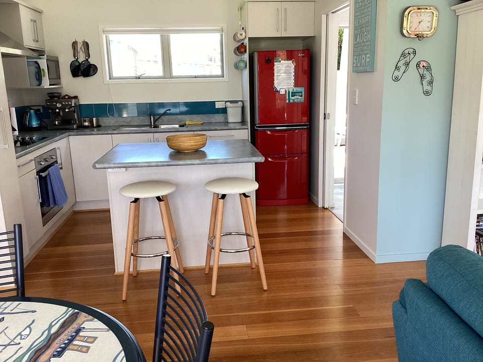 Open plan kitchen / dining
