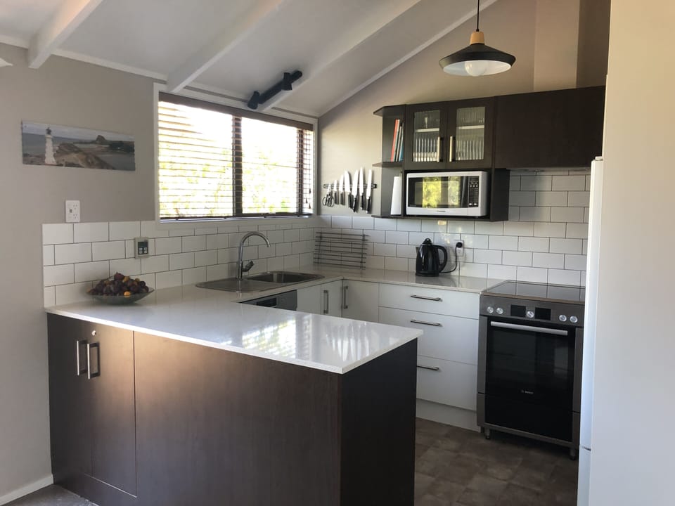 Kitchen - with dishwasher 