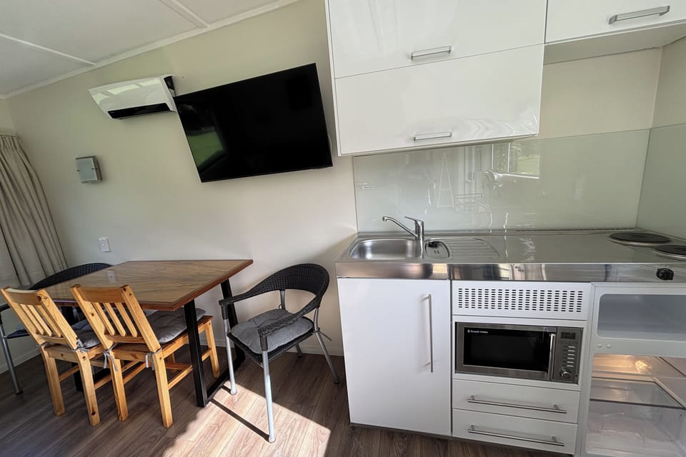 Kitchenette and Dining area.