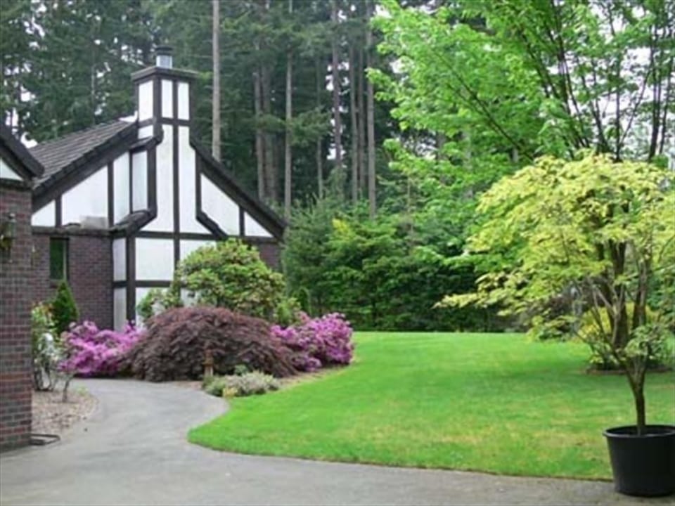 Front Yard & Main House