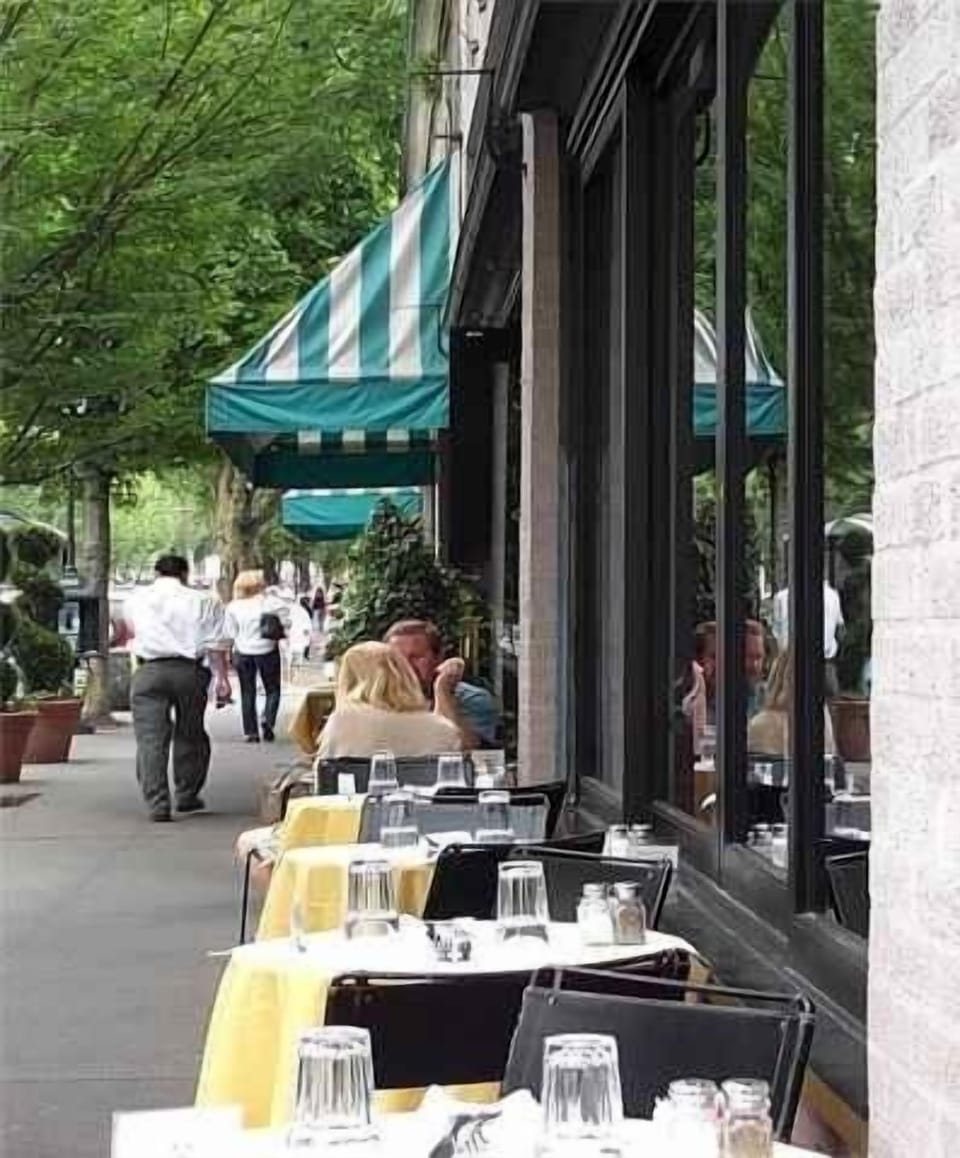 Seating outside a restaurant on NW 23rd-one of MANY nearby