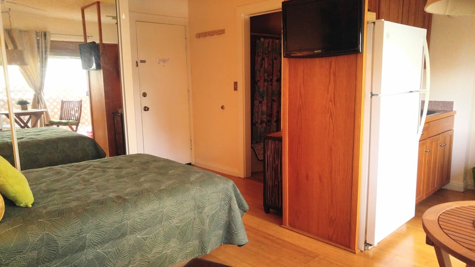 Looking towards bathroom