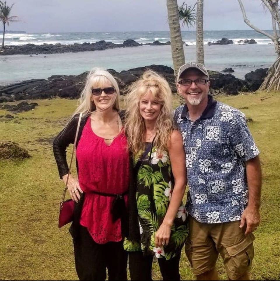 Stephanie ,  Christie & Bert Sawyer
Your Hosts
