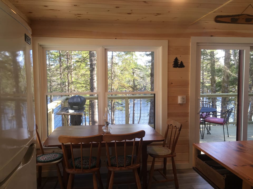 Dining area facing the lake. 