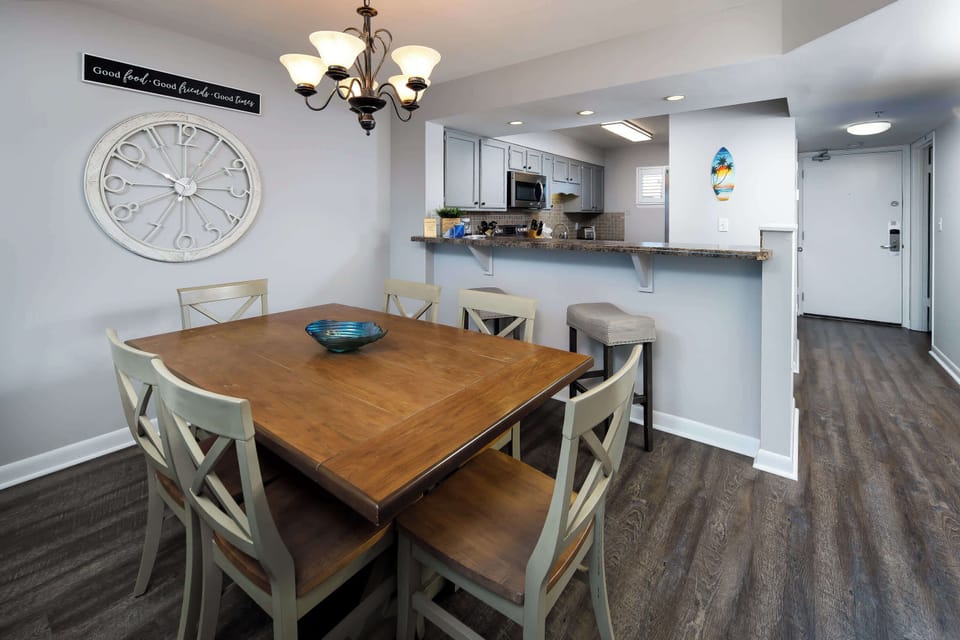 Kitchen/Dining area