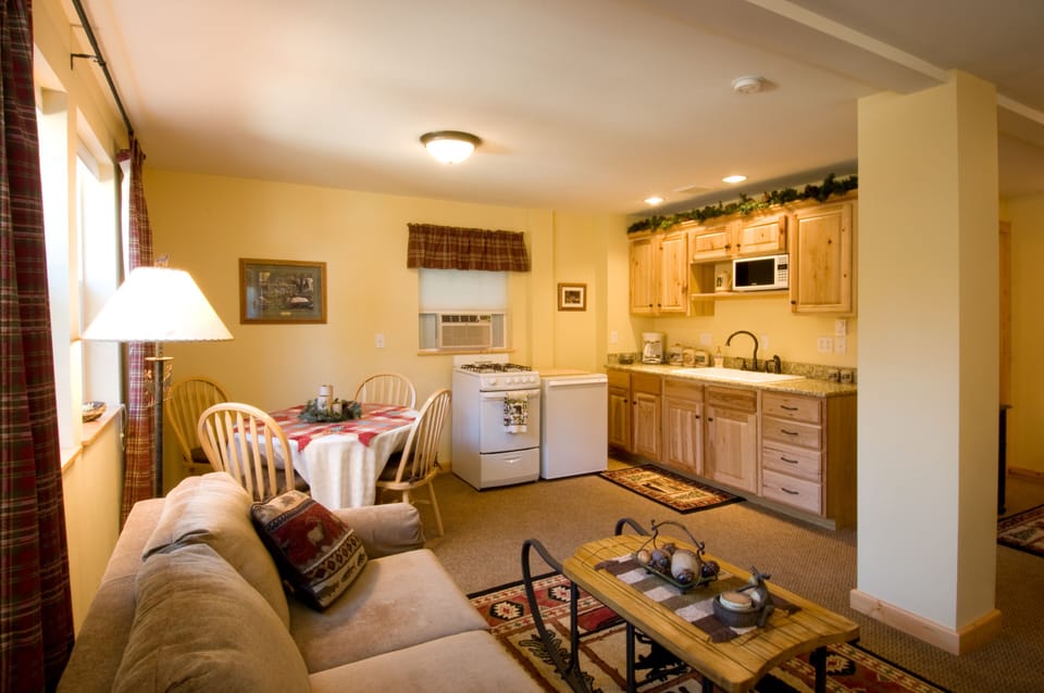 The Chalet VRBO #248019 another suite at Haus Hanika has full cooking facilities